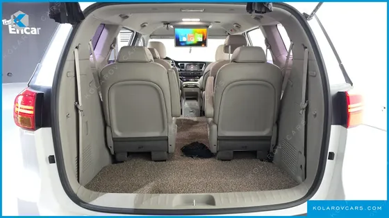 KIA CARNIVAL 9-SEATER PRESTIGE
