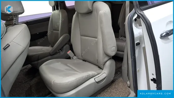 KIA CARNIVAL 9-SEATER PRESTIGE