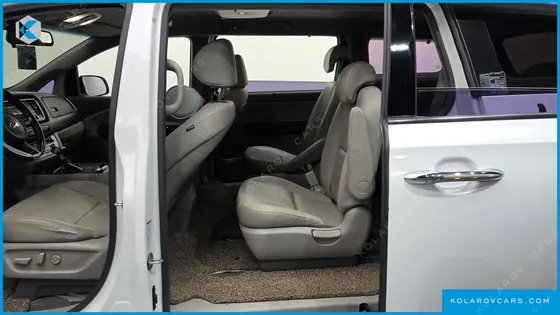 KIA CARNIVAL 9-SEATER PRESTIGE