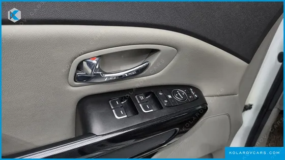 KIA CARNIVAL 9-SEATER PRESTIGE