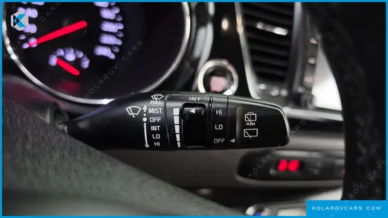 KIA CARNIVAL 9-SEATER PRESTIGE