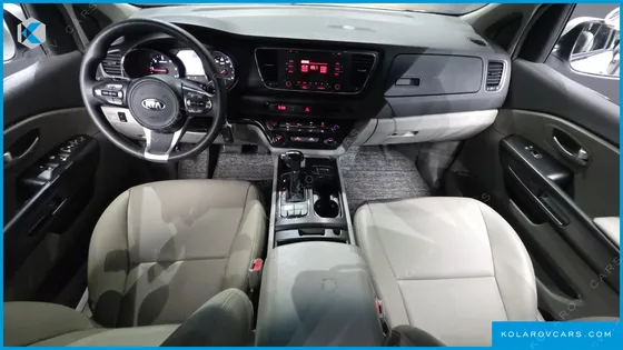 KIA CARNIVAL 6-SEATER WHEELCHAIR LIFT
