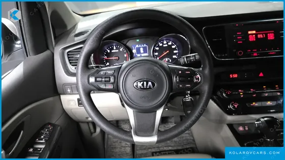 KIA CARNIVAL 6-SEATER WHEELCHAIR LIFT