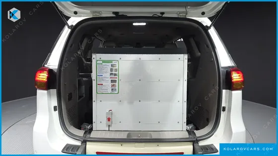 KIA CARNIVAL 6-SEATER WHEELCHAIR LIFT