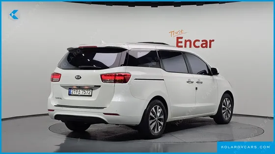 KIA CARNIVAL 11-SEATER NOBLESSE