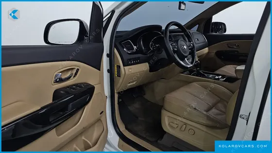 KIA CARNIVAL 11-SEATER NOBLESSE