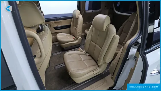 KIA CARNIVAL 11-SEATER NOBLESSE