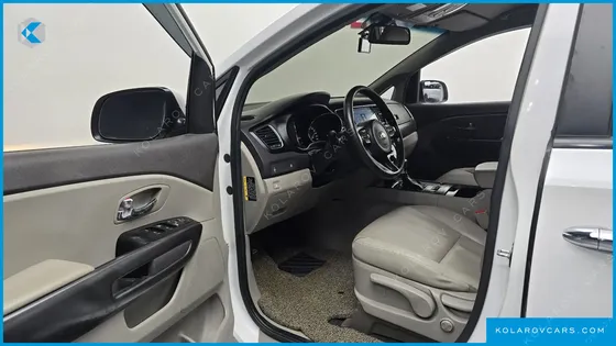 KIA CARNIVAL 9-SEATER LUXURY