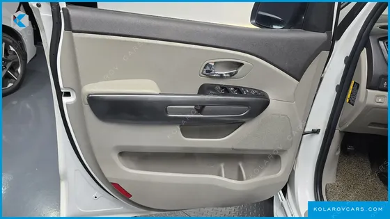 KIA CARNIVAL 9-SEATER LUXURY