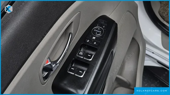 KIA CARNIVAL 9-SEATER LUXURY