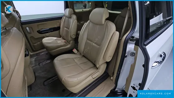 KIA CARNIVAL 9-SEATER NOBLESSE