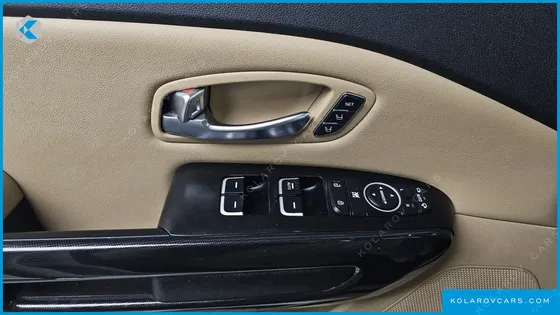 KIA CARNIVAL 9-SEATER NOBLESSE