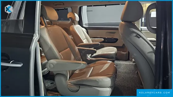 KIA CARNIVAL 9-SEATER PRESTIGE