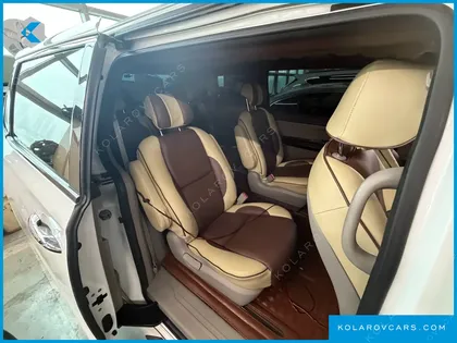 KIA CARNIVAL GASOLINE 9-SEATER NOBLESSE