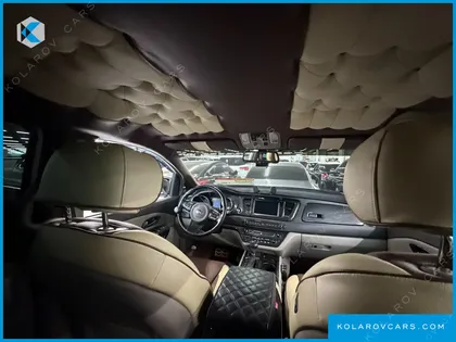 KIA CARNIVAL GASOLINE 9-SEATER NOBLESSE