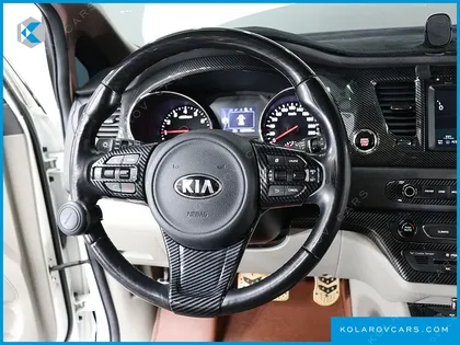 KIA CARNIVAL GASOLINE 9-SEATER NOBLESSE