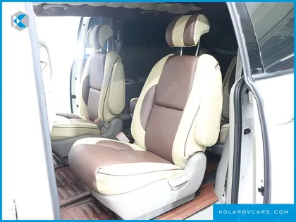 KIA CARNIVAL GASOLINE 9-SEATER NOBLESSE