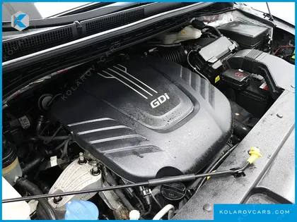 KIA CARNIVAL GASOLINE 9-SEATER NOBLESSE