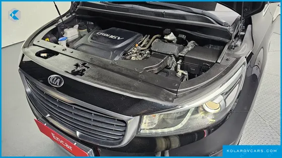 KIA CARNIVAL 9-SEATER PRESTIGE