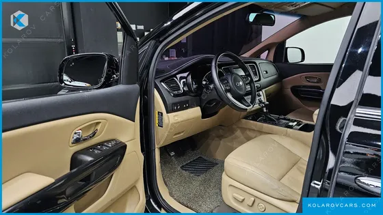 KIA CARNIVAL 9-SEATER PRESTIGE