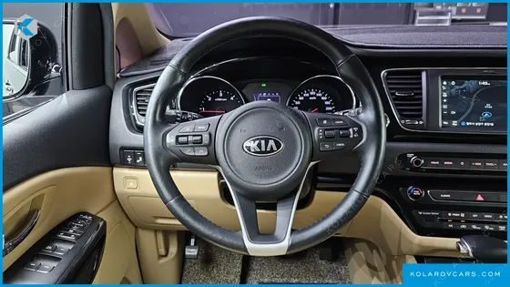 KIA CARNIVAL 9-SEATER PRESTIGE