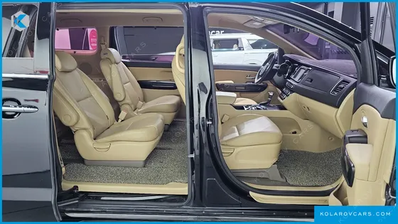 KIA CARNIVAL 9-SEATER PRESTIGE