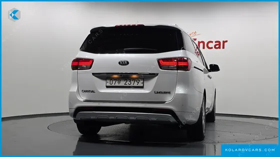 KIA CARNIVAL 7-SEATER LIMOUSINE