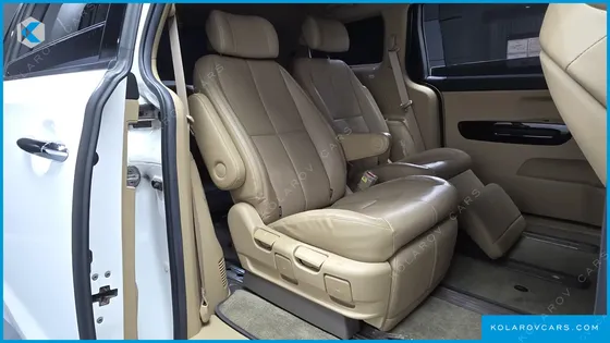 KIA CARNIVAL 7-SEATER LIMOUSINE