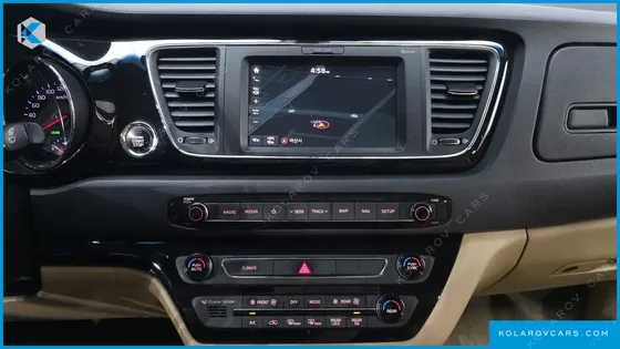 KIA CARNIVAL 7-SEATER LIMOUSINE