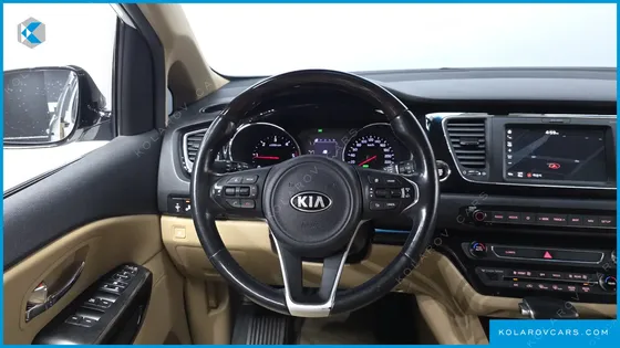 KIA CARNIVAL 7-SEATER LIMOUSINE