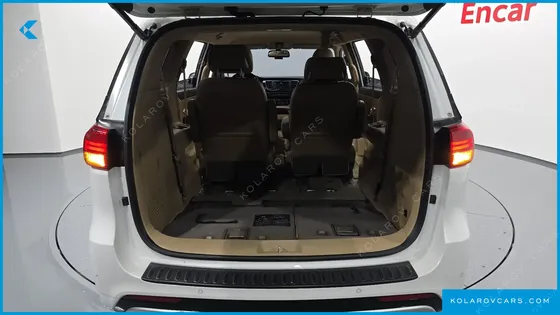 KIA CARNIVAL 7-SEATER LIMOUSINE