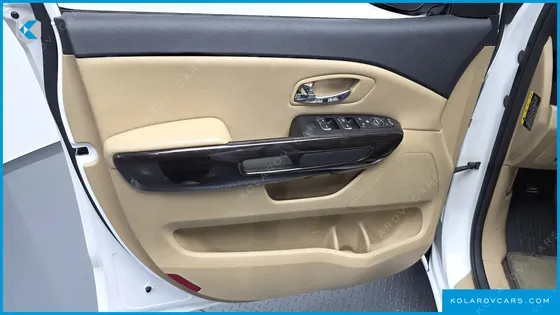 KIA CARNIVAL 7-SEATER LIMOUSINE