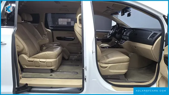 KIA CARNIVAL 7-SEATER LIMOUSINE