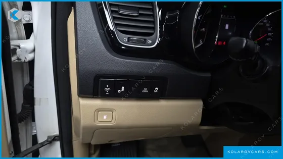 KIA CARNIVAL 7-SEATER LIMOUSINE
