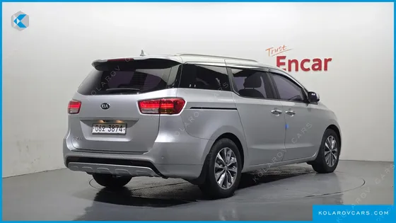 KIA CARNIVAL 9-SEATER LUXURY