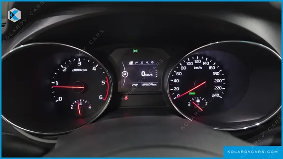 KIA CARNIVAL 9-SEATER LUXURY