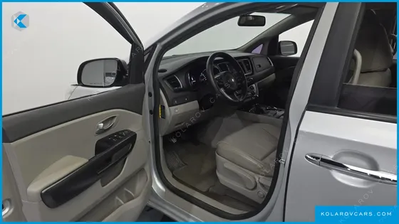 KIA CARNIVAL 9-SEATER LUXURY