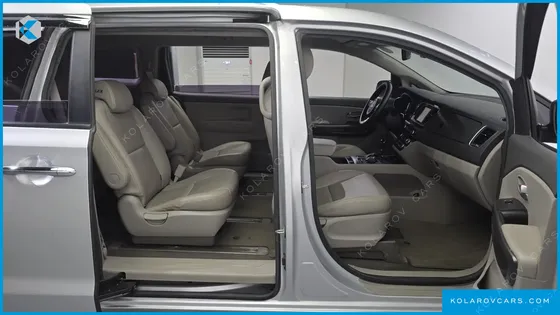 KIA CARNIVAL 9-SEATER LUXURY