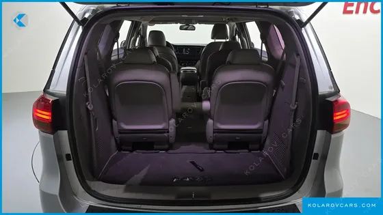 KIA CARNIVAL 9-SEATER LUXURY