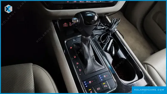 KIA CARNIVAL 9-SEATER PRESTIGE