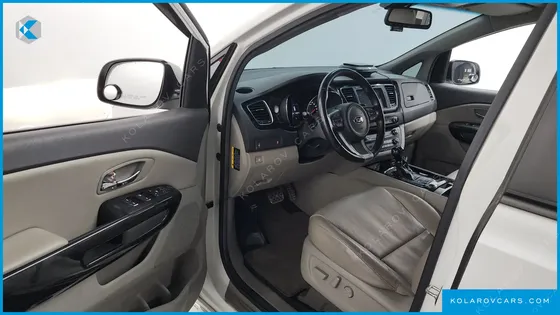KIA CARNIVAL 9-SEATER PRESTIGE