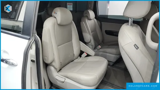 KIA CARNIVAL 9-SEATER PRESTIGE