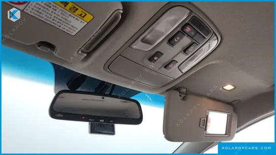 KIA CARNIVAL 9-SEATER PRESTIGE