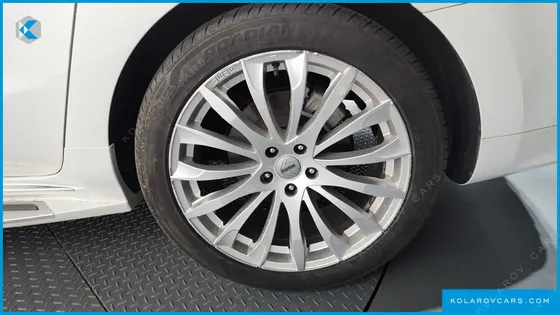KIA CARNIVAL 9-SEATER PRESTIGE