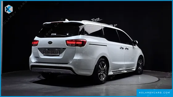 KIA CARNIVAL 9-SEATER PRESTIGE