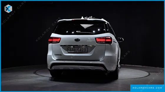 KIA CARNIVAL 9-SEATER PRESTIGE