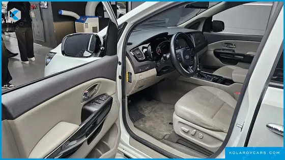 KIA CARNIVAL 9-SEATER PRESTIGE