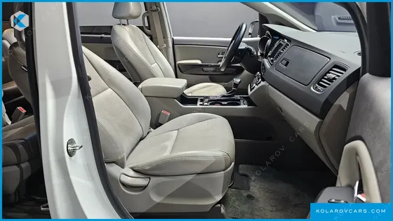 KIA CARNIVAL 9-SEATER PRESTIGE