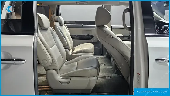KIA CARNIVAL 9-SEATER PRESTIGE