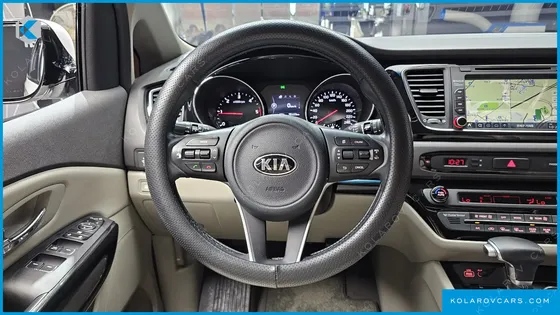 KIA CARNIVAL 9-SEATER PRESTIGE